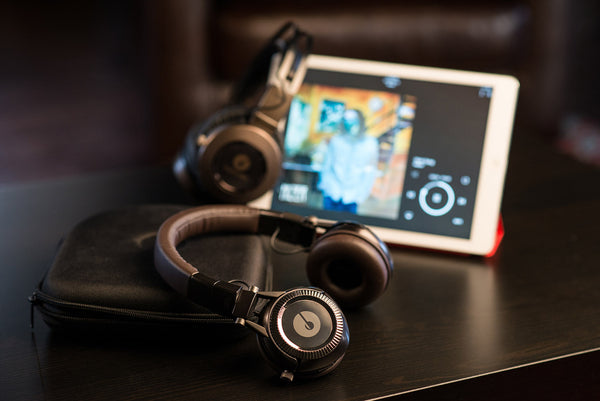 Modern Bluetooth Headphones - Tach T1