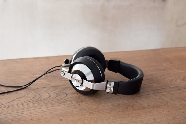Modern Headphones - Sonorous VI