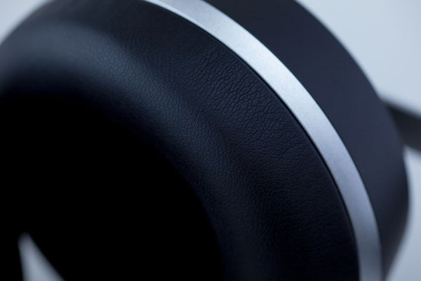 Modern Headphones - Sonorous IV